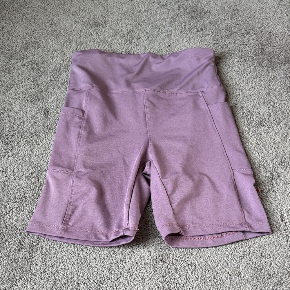 Series 8 Gym Shorts SIZE M